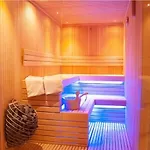 Golden Pine Spa Apartment